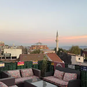Apartment Life, Istanbul